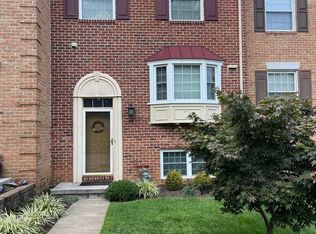 25 Valley Crossing Cir, Cockeysville, MD 21030
