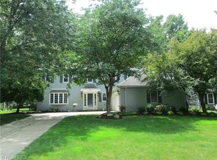 29627 Norfolk Dr, Bay Village, OH