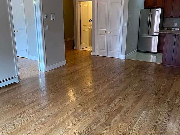3rd image of 916 Manhattan Ave #2R