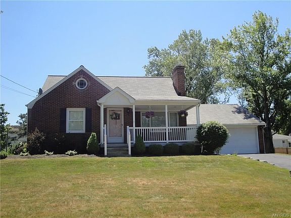 2nd image of 4829 Meadow Ln