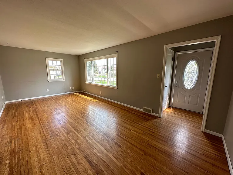 108 Seminole Ave — Photo 3