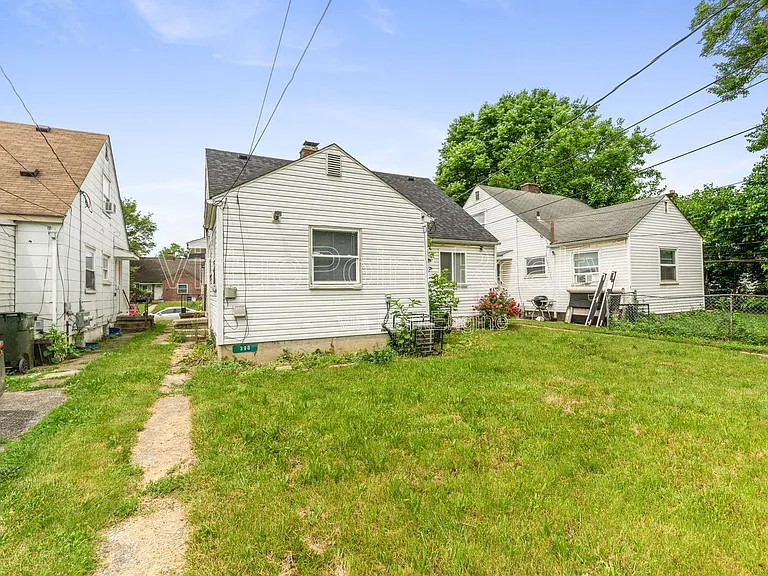 390 S Powell Ave — Photo 19