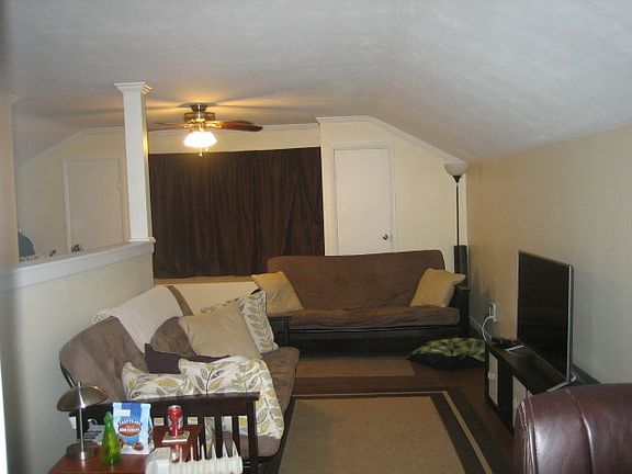 4th image of 507/509 E 4th St