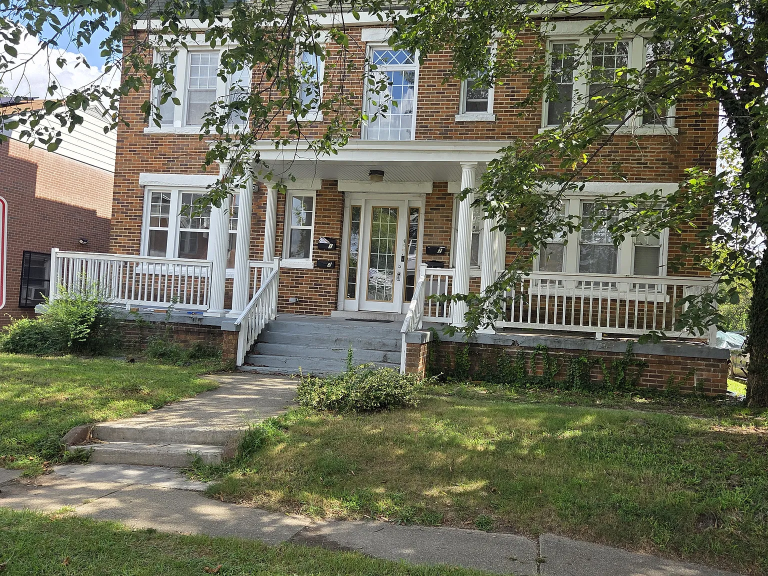 3 bed, 1300 sqft, $2,000 — Photo 1