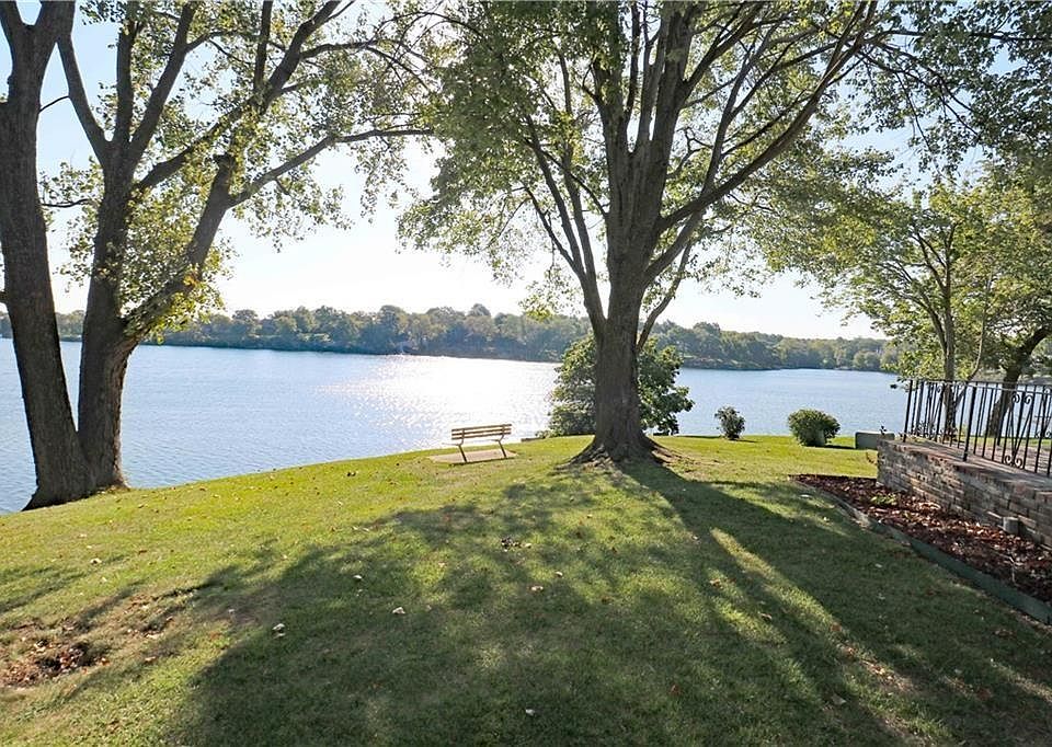 102 NW Hackberry St, Lees Summit, MO 64064 Zillow