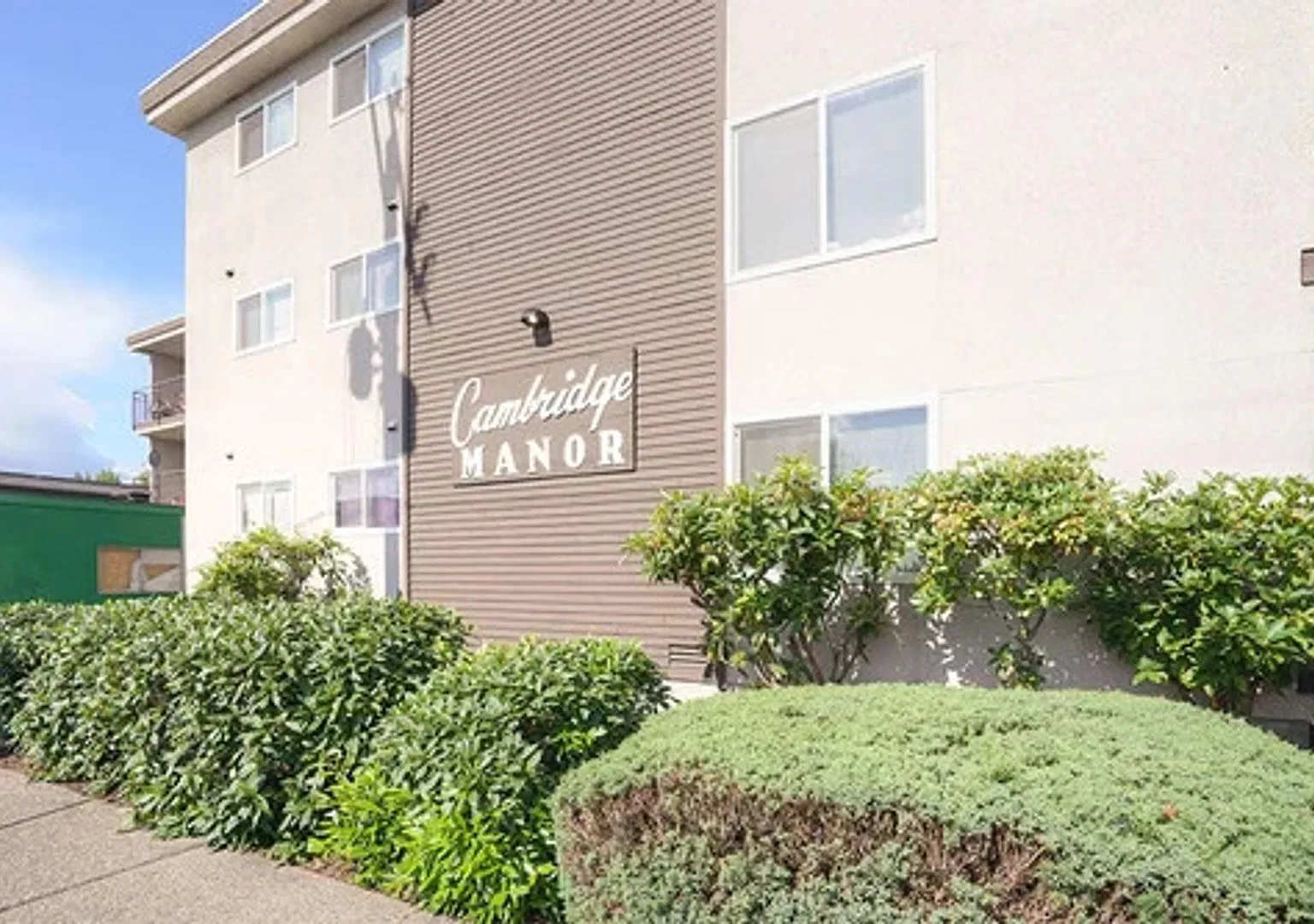 Cambridge Manor Apartments — Photo 2