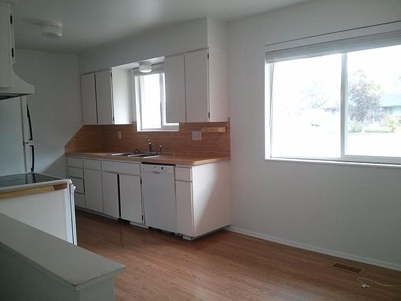 3rd image of 10456 S Statice Cir