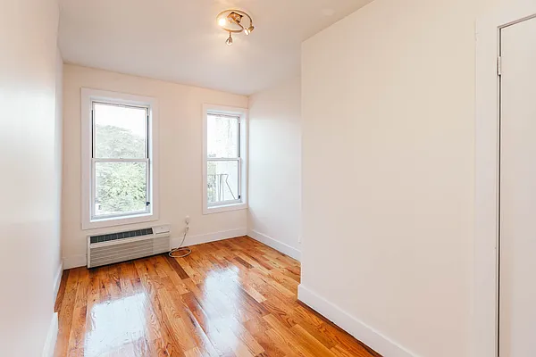 Rented by Nooklyn NYC LLC | media 19