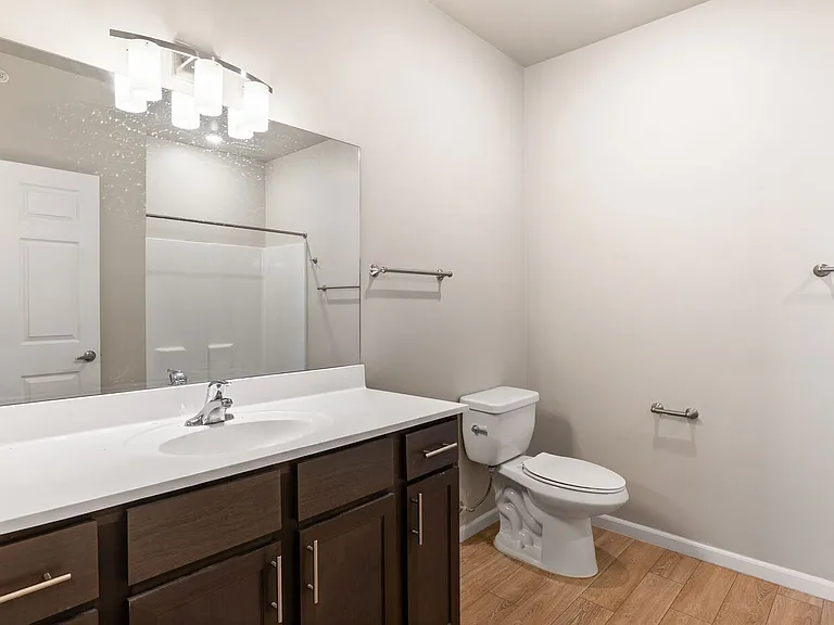 River West Apartments — Photo 56