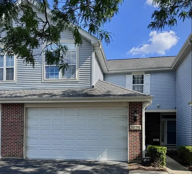 3125 Anton Dr — Photo 2