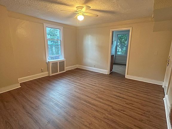 3rd image of 161 Stevens Ave APT 2
