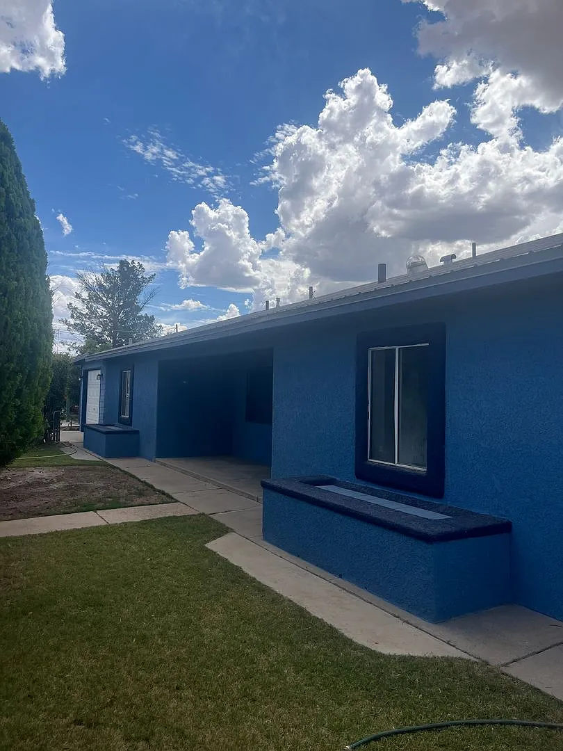 Charming 4 Bedroom 2 Bathroom home in the middle of Benson AZ. — Photo 1