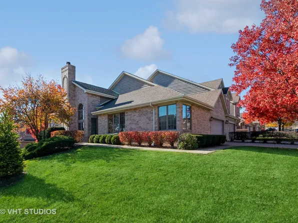 1 Lahinch Dr, Lemont, IL 60439