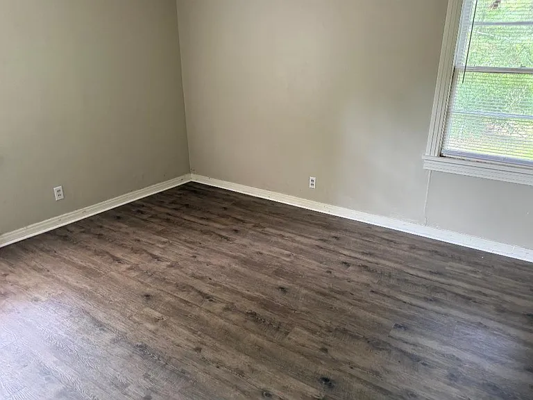 100 Shellwood Dr — Photo 9