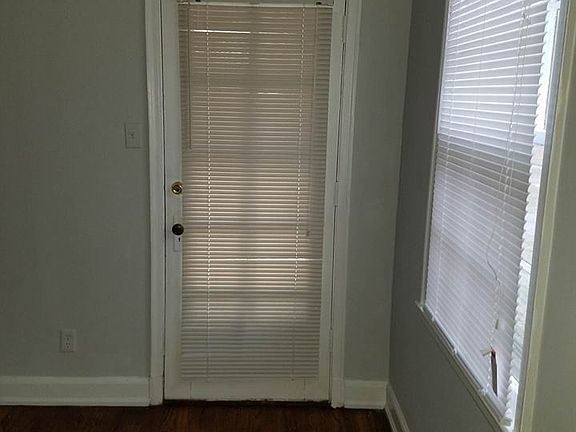 Patio door off of livingroom