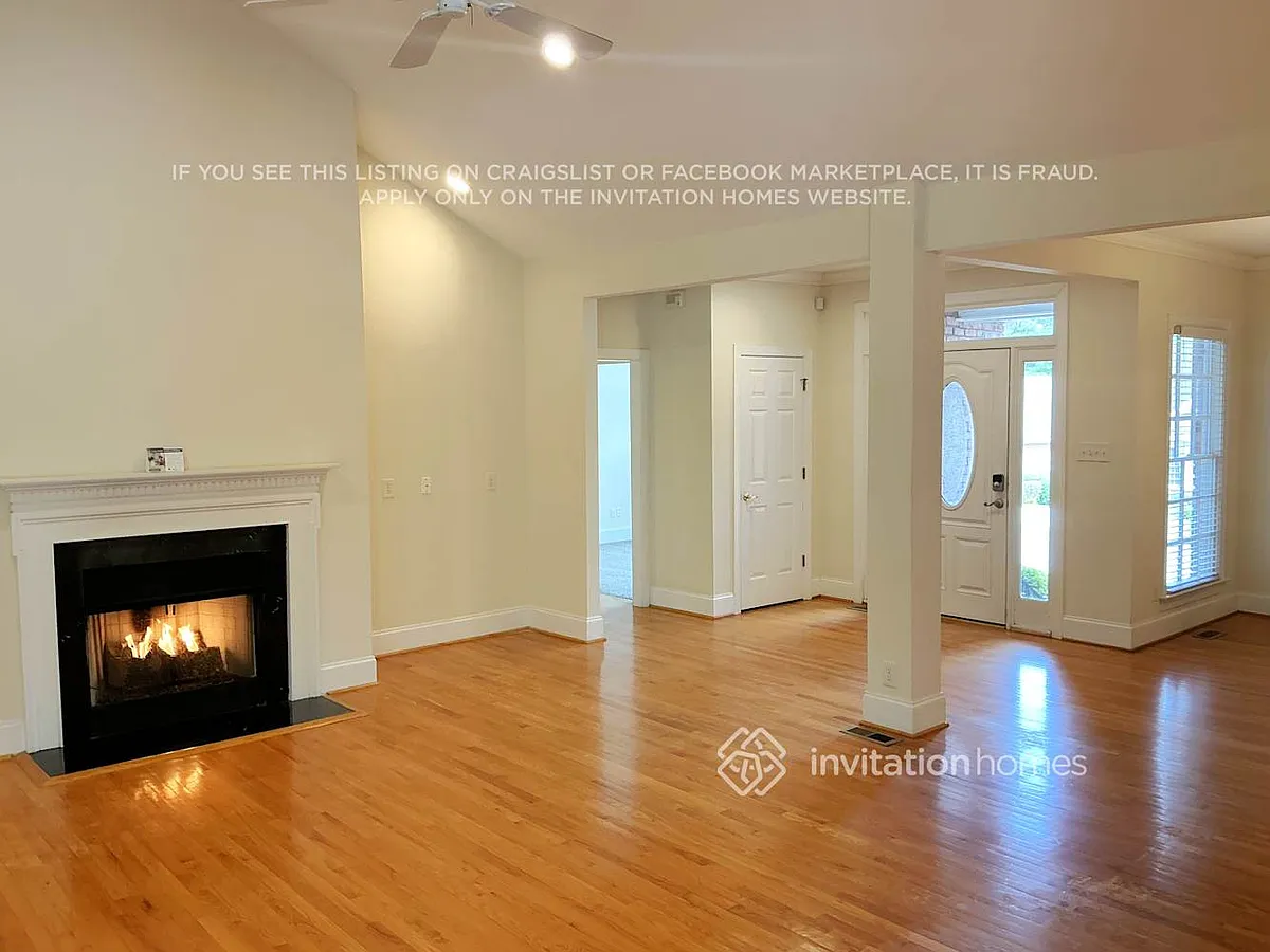 Building Photo - 1208 Champions Pointe Dr