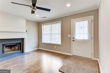 3rd image of 2257 Asquith Ave