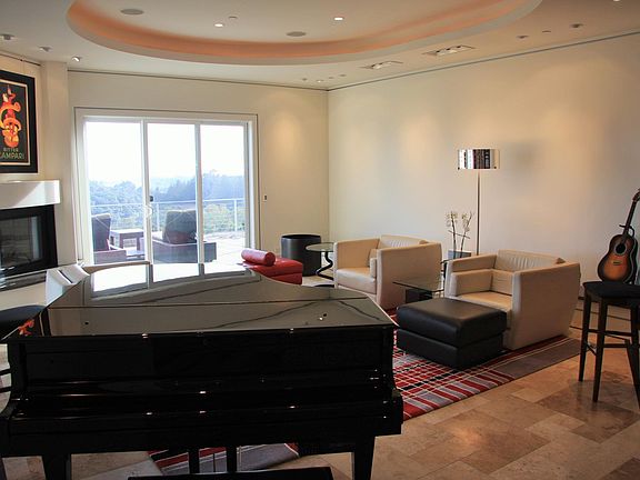 5th image of 10 Spyglass Ct