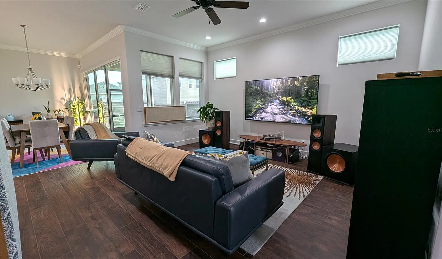 4 bed, 3.0 bath, 2156 sqft, $3,000 — Photo 2