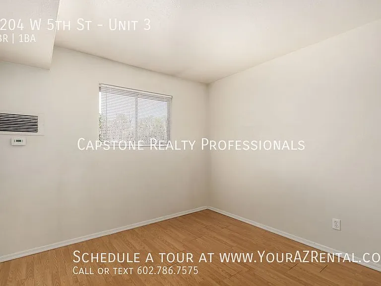 1204 W 5th St #3 — Photo 11