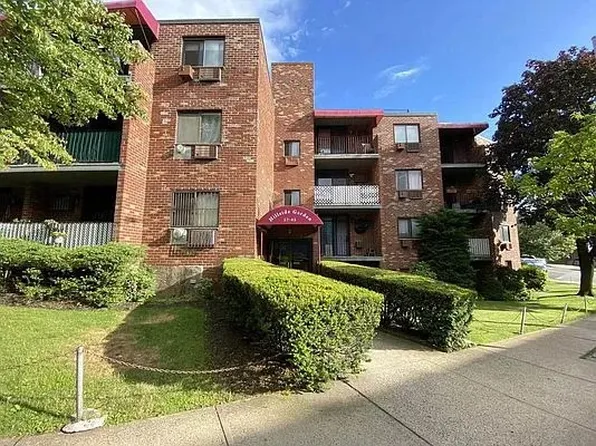 57-45 74th St #307, Flushing, NY 11379