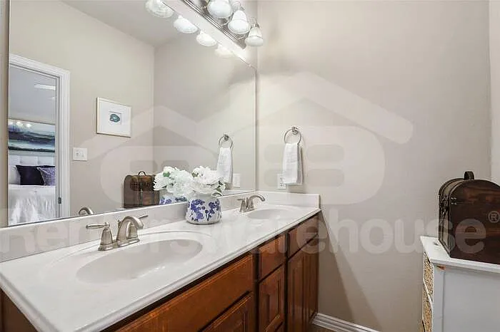 3612 Vienna St — Photo 9
