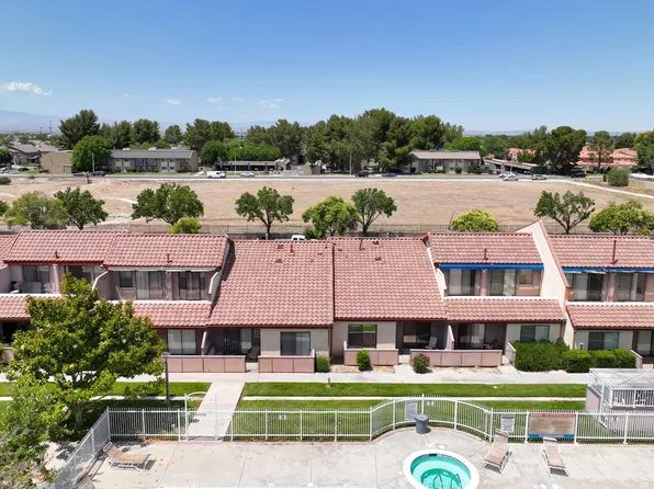 43334 32nd St W Unit 18, Lancaster, CA 93536