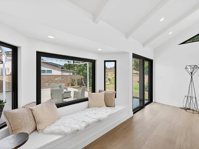 16231 Septo St — Photo 5