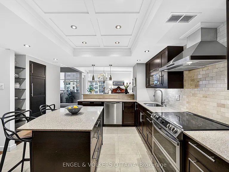 160 George St #2404 — Photo 20
