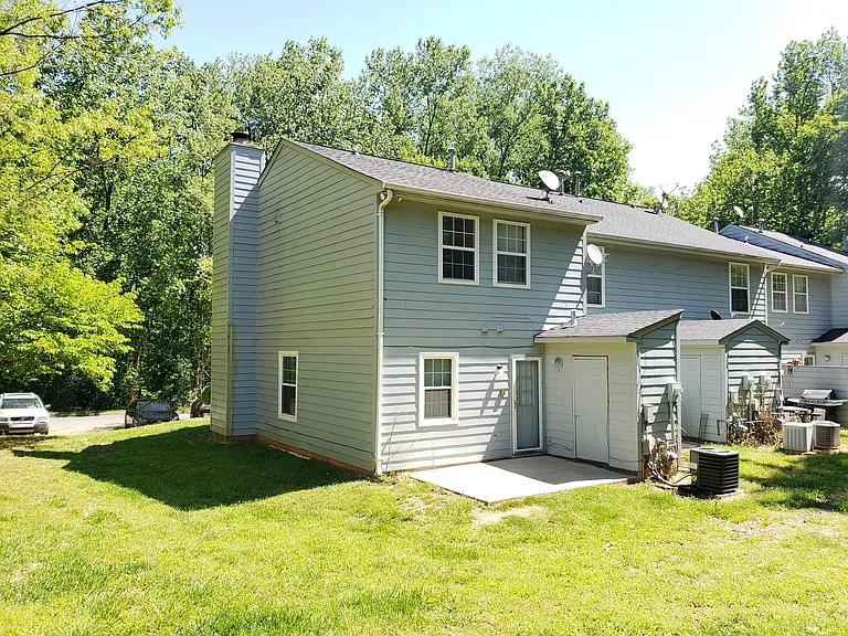 3908 Briarhill Dr — Photo 3