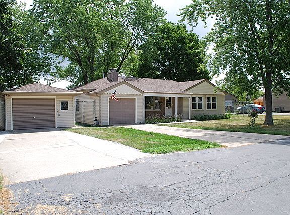 5th image of 17137 Oconto Ave