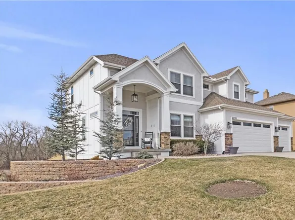 22381 S Roosevelt St, Spring Hill, KS 66083