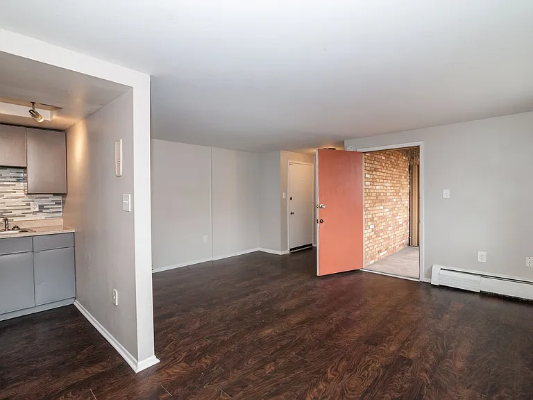Dexter Street Apartments — Photo 44