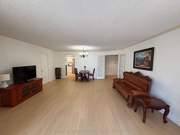 3rd image of 77 Carlton St #704