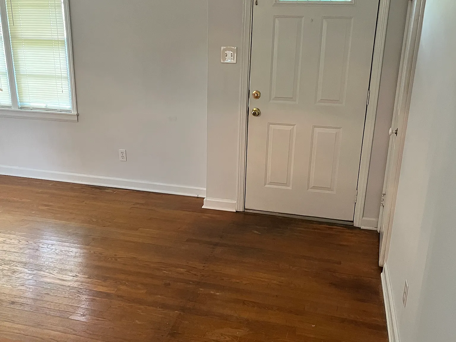 3 bed, 1.5 bath, 1248 sqft, $1,950 — Photo 2