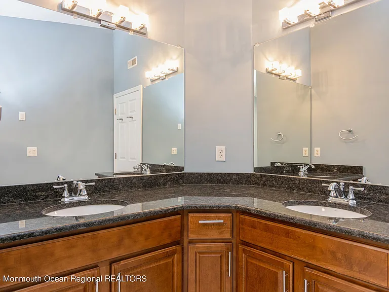34 Chimney Ct #181 — Photo 21