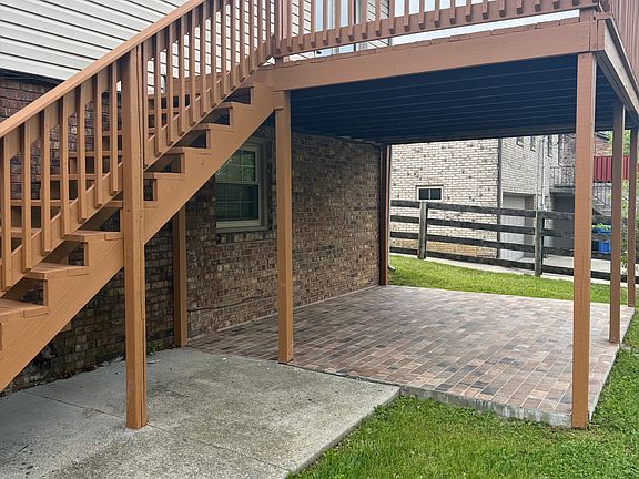 4th image of 3225 Carriage Ln