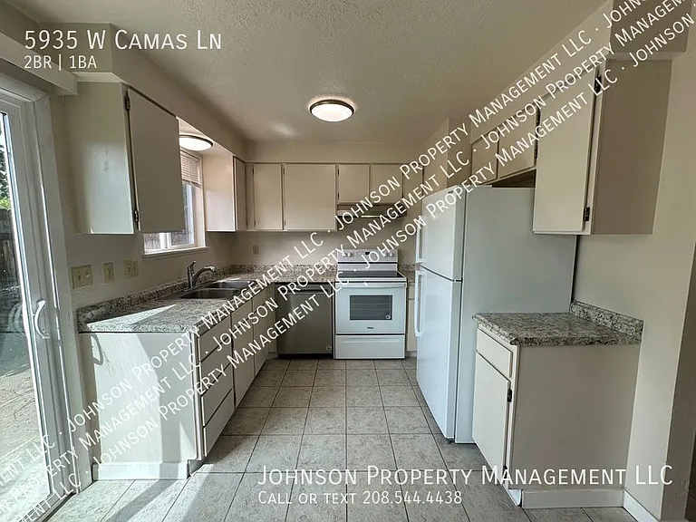 5935 W Camas Ln — Photo 2