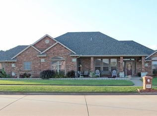 1801 W Mallard Way, Mustang, OK 73064
