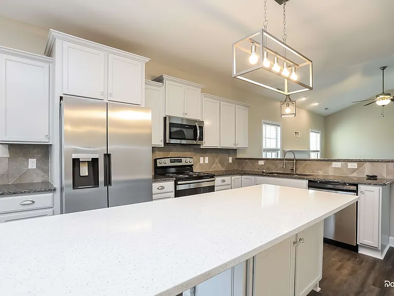 412 McCarthy Dr — Photo 6