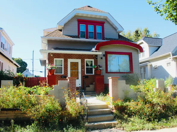 3157 S 10th St S, Milwaukee, WI 53215