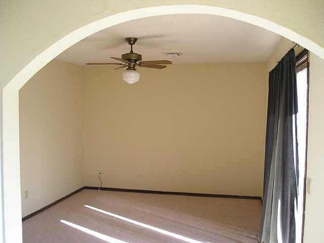 2nd image of 508 E Gayclifee Ter