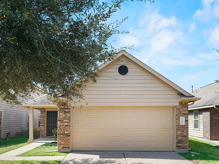 5719 S Brenwood Dr — Photo 1