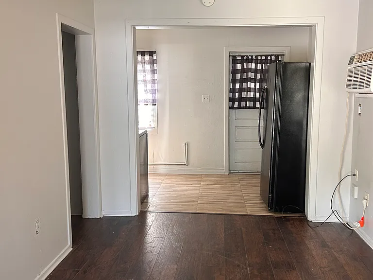 9926 Ridge Blvd — Photo 7