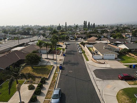 4th image of 16432 Helmcrest Dr