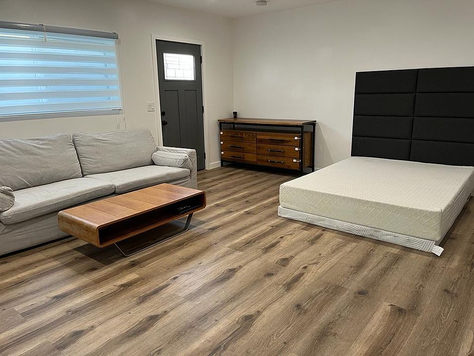 1st image of 23125 Victory Blvd