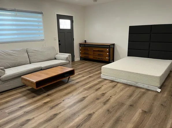 23125 Victory Blvd, West Hills, CA 91307