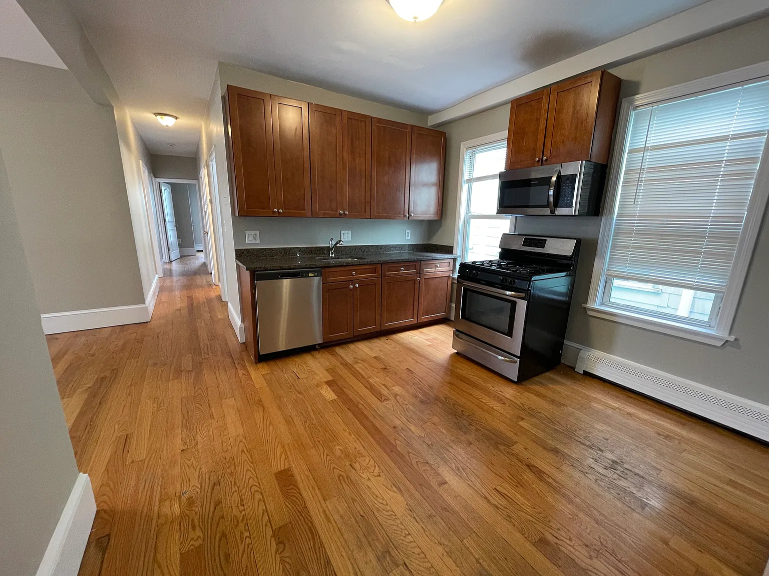 4 bed, 9999 sqft, $3,740 — Photo 1