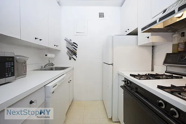 Sold by NextStopNY | media 4