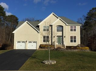 7 Amanda Ct, Manalapan, NJ 07726